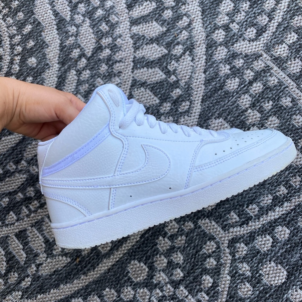 Women’s Nike Air Force 1’s Mid Top